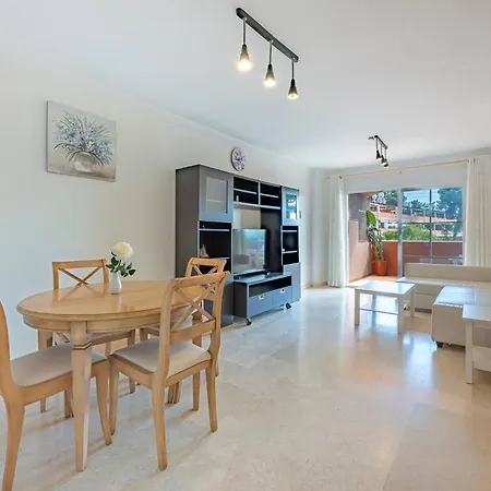 Beautiful Just 5 Minutes From The * Marbella