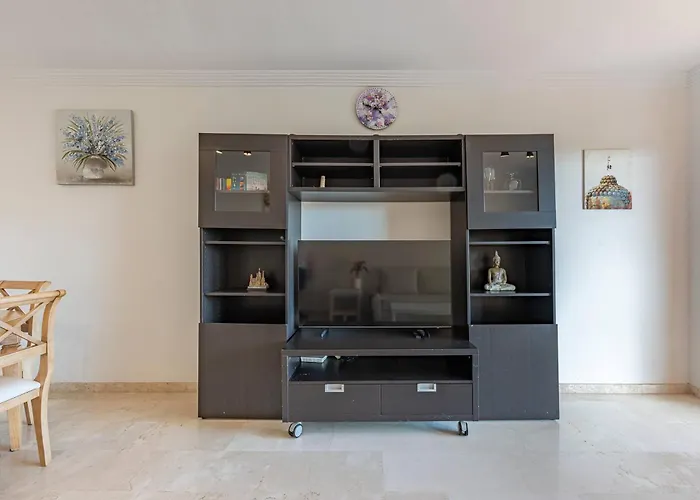 Beautiful Just 5 Minutes From The * Μαρμπέλλα