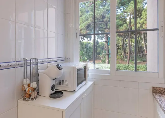 Beautiful Just 5 Minutes From The * Μαρμπέλλα