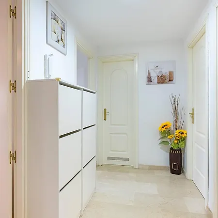 Beautiful Just 5 Minutes From The Marbellac