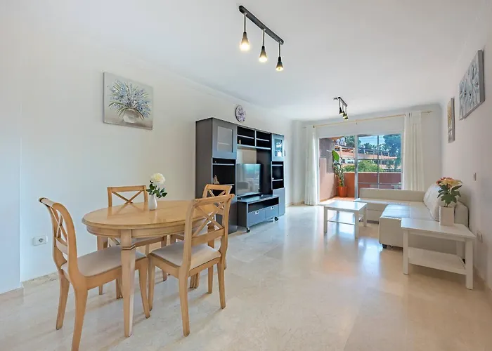 Beautiful Just 5 Minutes From The * Marbellac